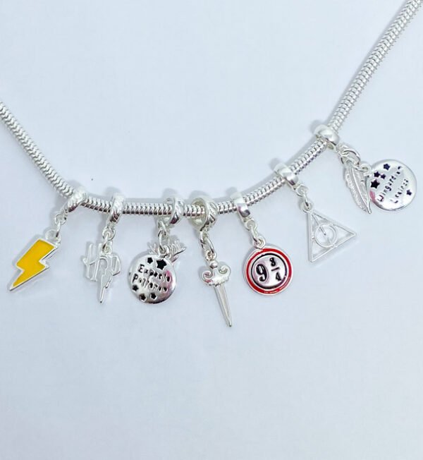 BERLOQUE HARRY POTTER HP LETRAS LISAS PENDENTE - Imagem 2