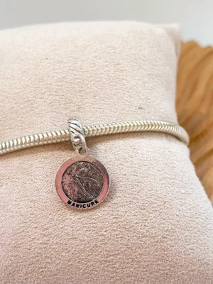 BERLOQUE MEDALHA MANICURE ENVELHECIDA
