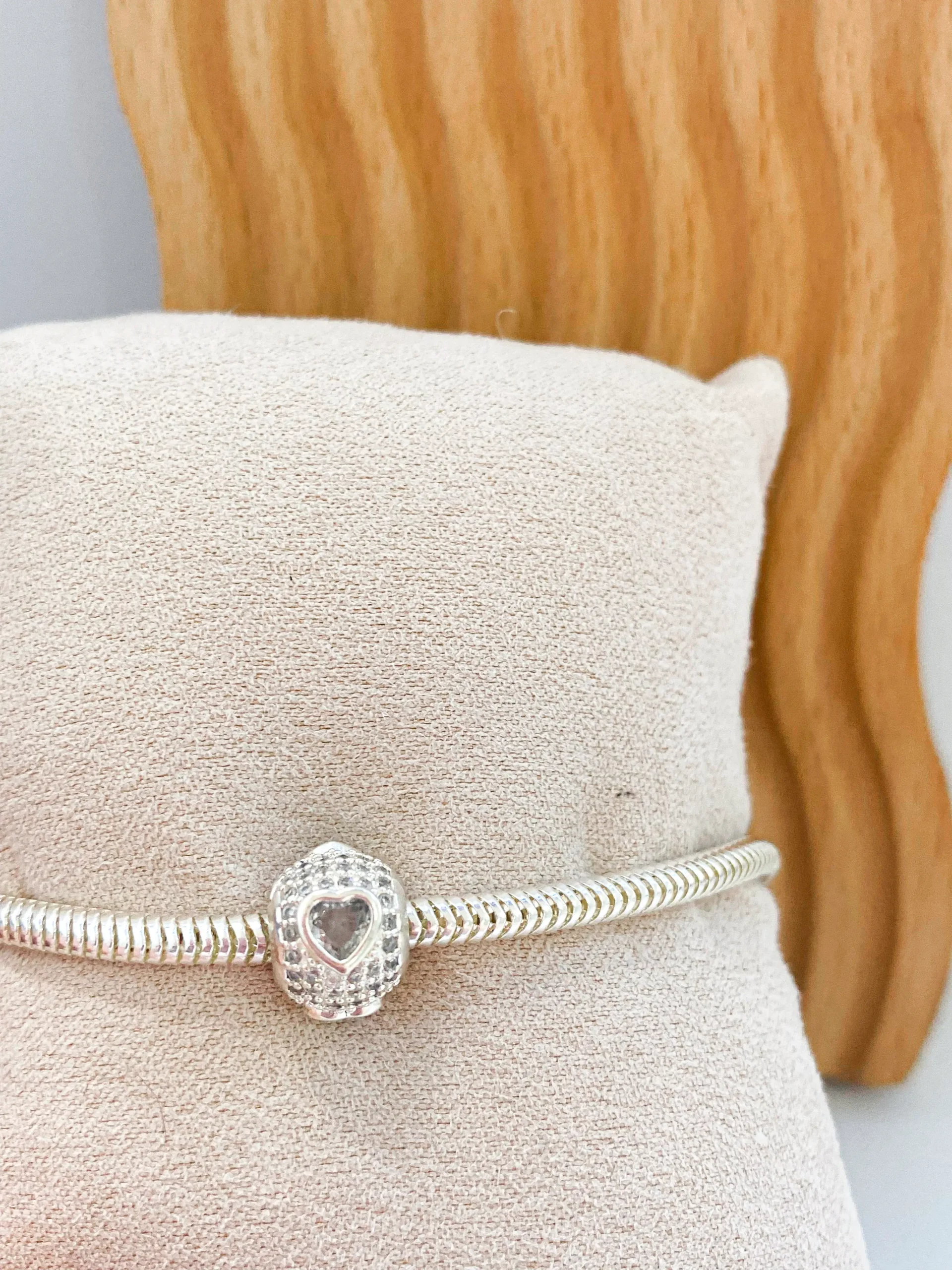 BERLOQUE ZIRCÔNIA SEPARADOR CRISTAL CORAÇÕES CRISTAL